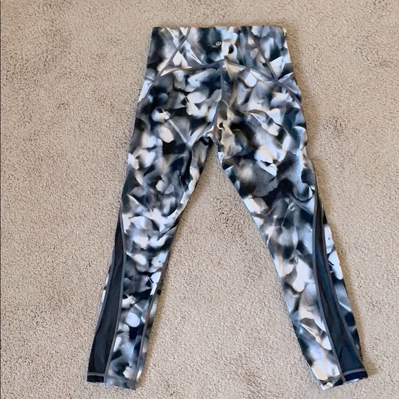 Lululemon 7/8 leggings - Picture 3 of 4